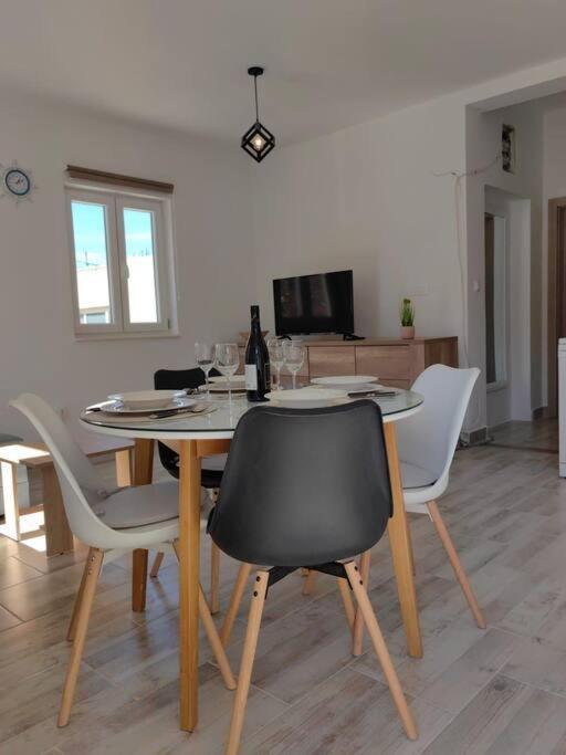 Apartment Marija, New 1Bd Apt With Free Parking Split Exterior photo