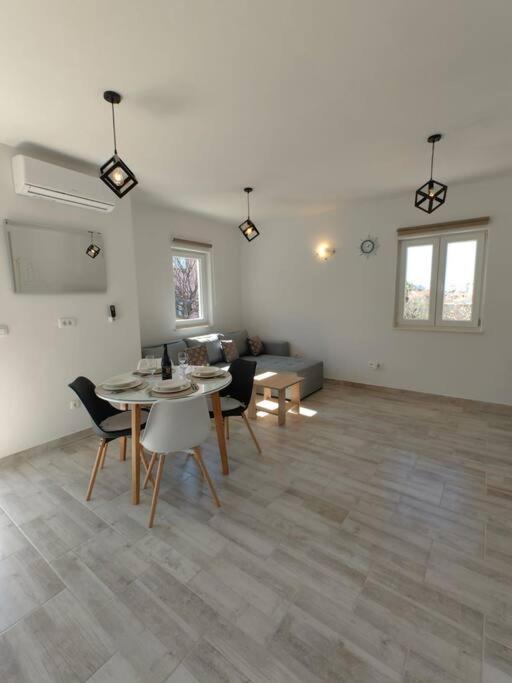 Apartment Marija, New 1Bd Apt With Free Parking Split Exterior photo